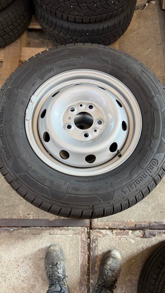 3 Nieuwe Continental Winterbanden 215/70R15C, Auto-onderdelen, Banden en Velgen, Ophalen, Nieuw, Winterbanden, Banden en Velgen