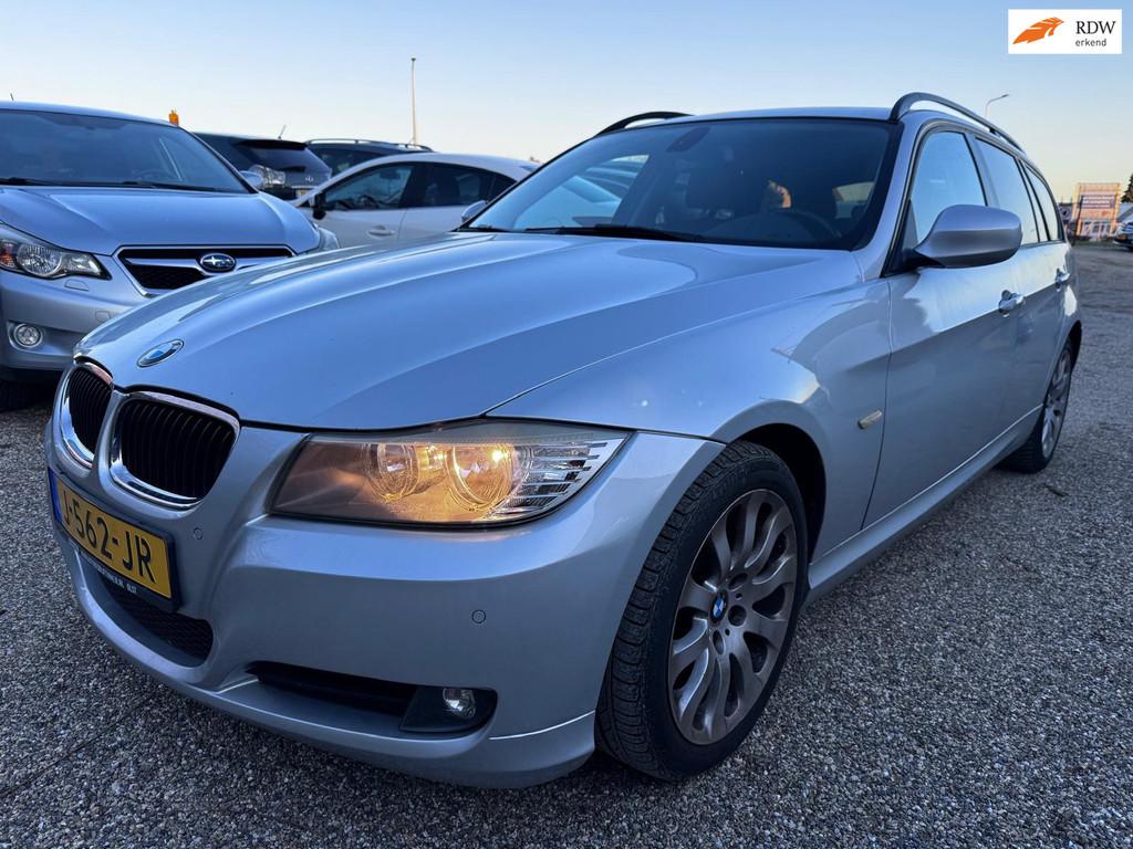 BMW 3-serie Touring 318i High Executive AUTOMAAT Dealer OH!, Auto's, BMW, Euro 5, 1435 kg, Grijs, 3-Serie