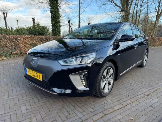 Hyundai IONIQ Premium EV 28KWH SOH 99,9%/Leer/Led/Schuif-Kan, Automaat, Gebruikt, Zwart, Origineel Nederlands