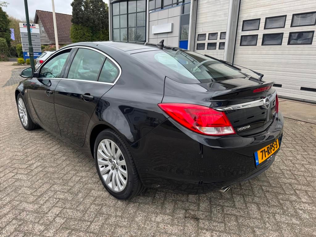 Opel Insignia 1.6 T Edition Airco,Xenon,Navigatie, Euro 5, Gebruikt, 4 cilinders, Zwart