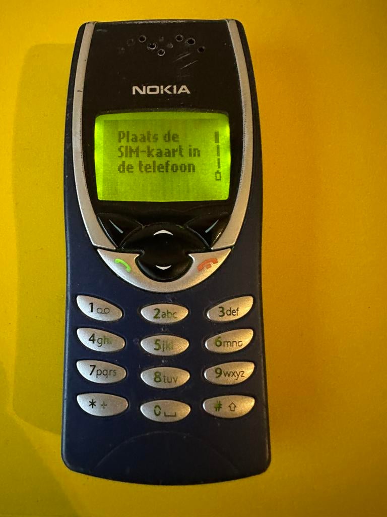Nokia 8210 met oplader, Verzenden, Zo goed als nieuw, Geen camera, Zwart