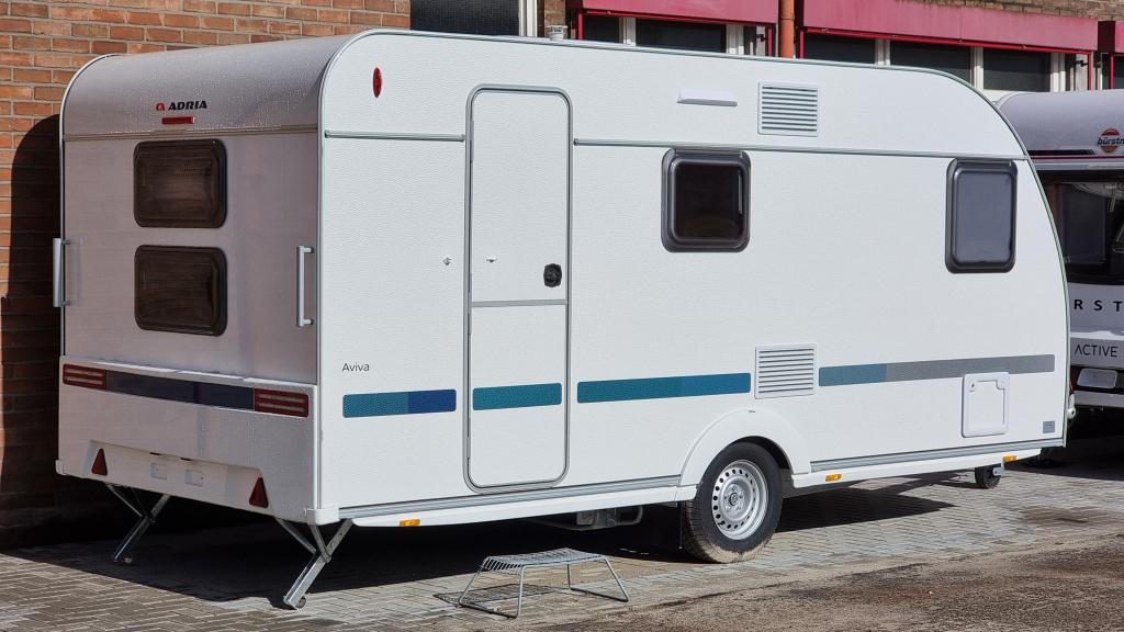 Adria Aviva 472 PK, Schokbreker, Overige typen, Bedrijf, Treinzit