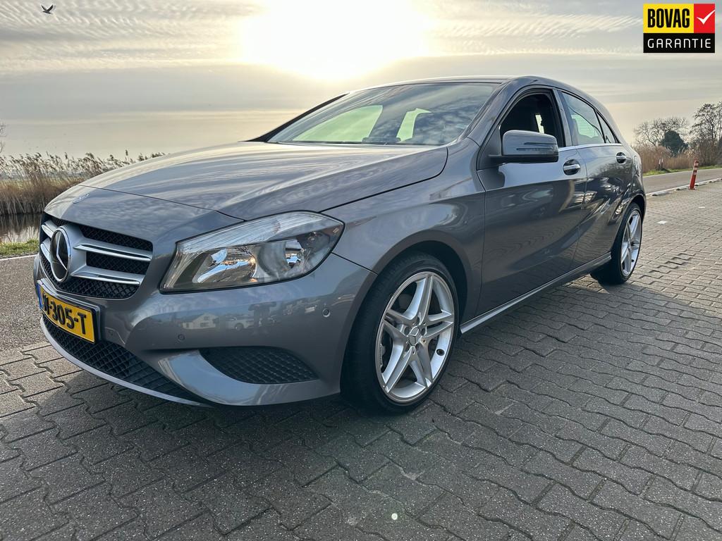 Mercedes-Benz A-klasse 180 Navi PDC, Cruisecontrol, Bluetoot, Gebruikt, 4 cilinders, Met garantie (alle), Leder en Stof
