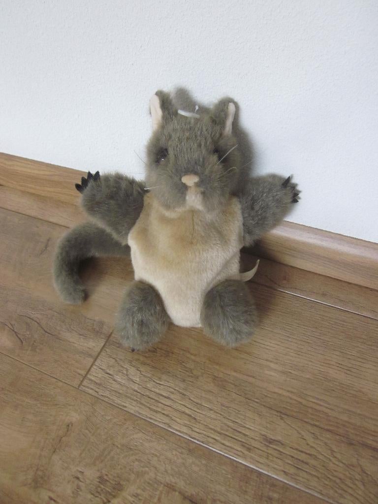 HARWIL Melbourne bruin gemèleerd eekhoorn handpop knuffel, Ophalen of Verzenden, Nieuw, Konijn