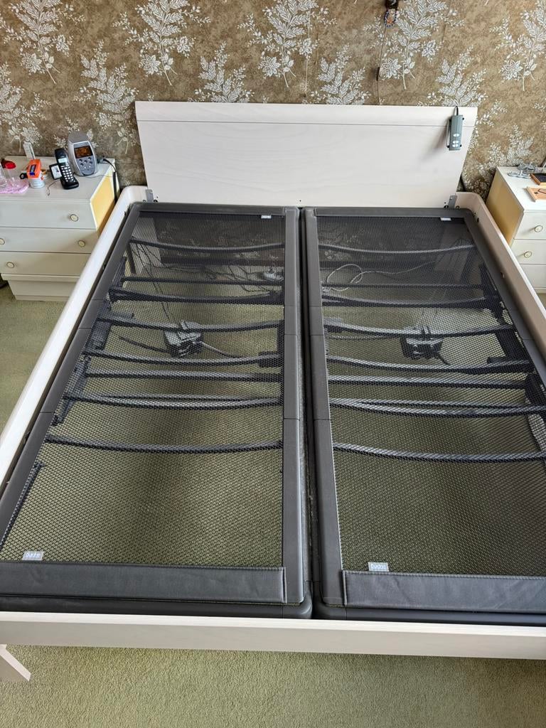 Auping Auronde vol elektr. verstelbaar set plus omranding;, Huis en Inrichting, Slaapkamer | Bedden, Verstelbaar, 90 cm, Eenpersoons