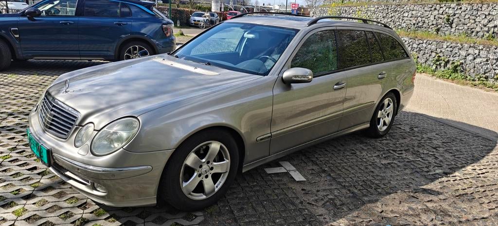 Mercedes-Benz E-Klasse 3.2 CDI E320 Combi AUT 2003 Grijs, Auto's, Mercedes-Benz, Achterwielaandrijving, Zwart, Adaptive Cruise Control