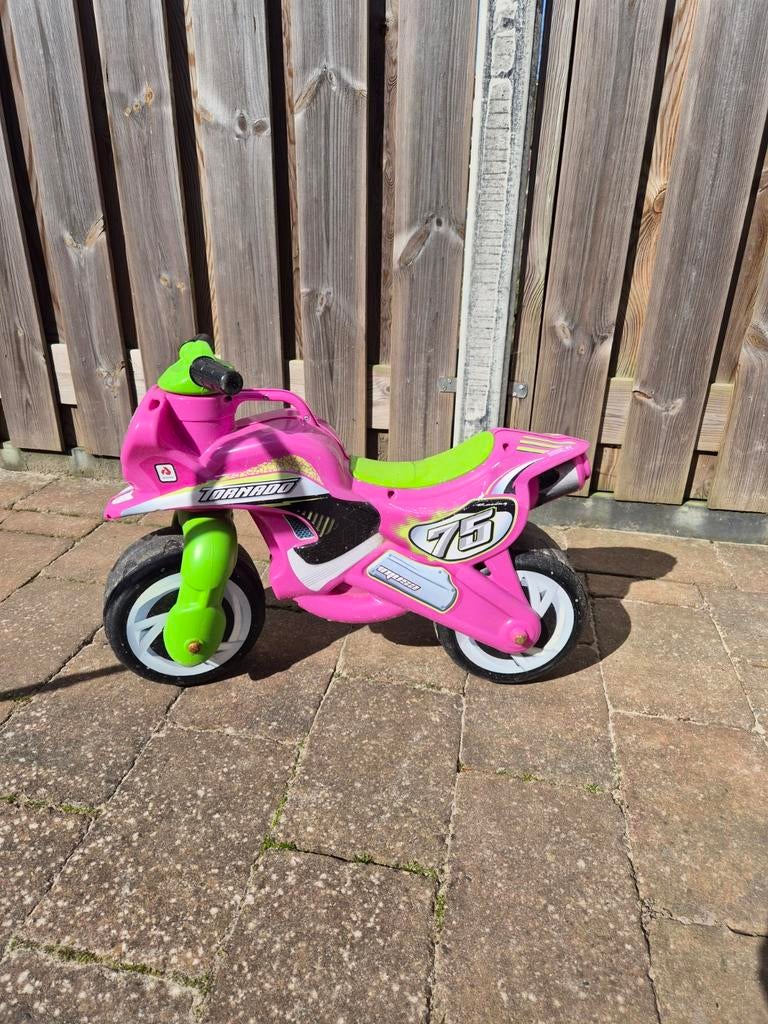 Roze loopmotor met brede wielen, Ophalen of Verzenden