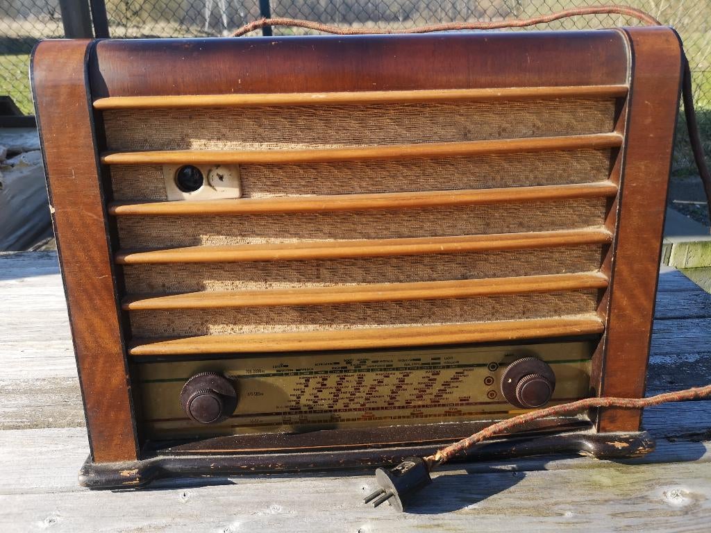 RADIO MET KATTENOOG, Ophalen, Audio en Video