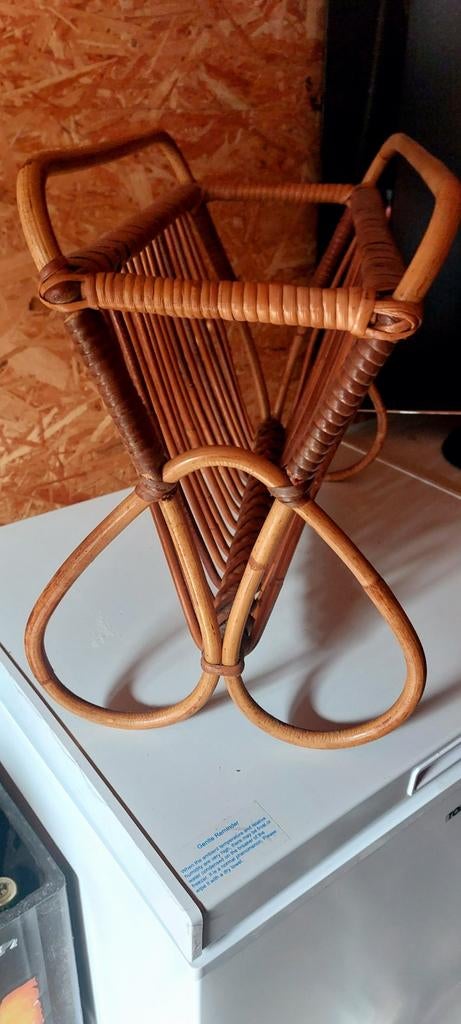 Vintage rotan tijdschriftenrek, Ophalen