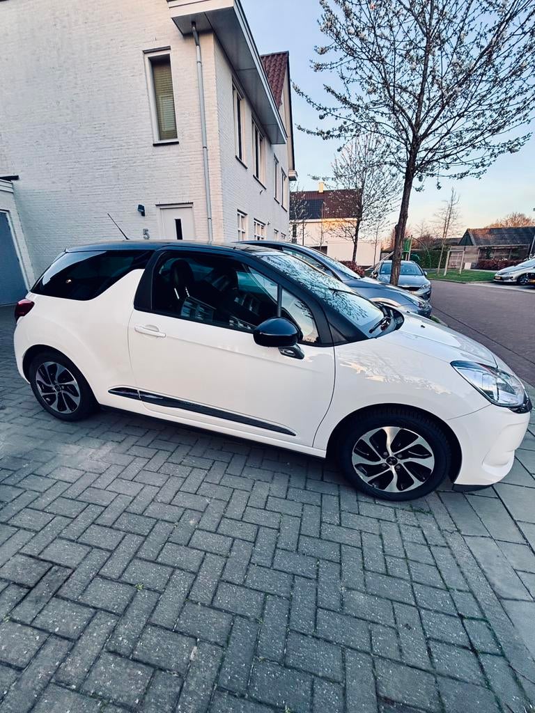 DS 3 1.2 Puretech 82pk Drive Efficiency 2018 Wit, Auto's, DS, DS 3, Benzine, Hatchback, Handgeschakeld, Origineel Nederlands, Wit