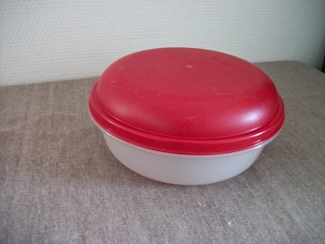 Tupperware Schaal ( rode bolle deksel, 1 liter ), Ophalen of Verzenden, Gebruikt, Schaal