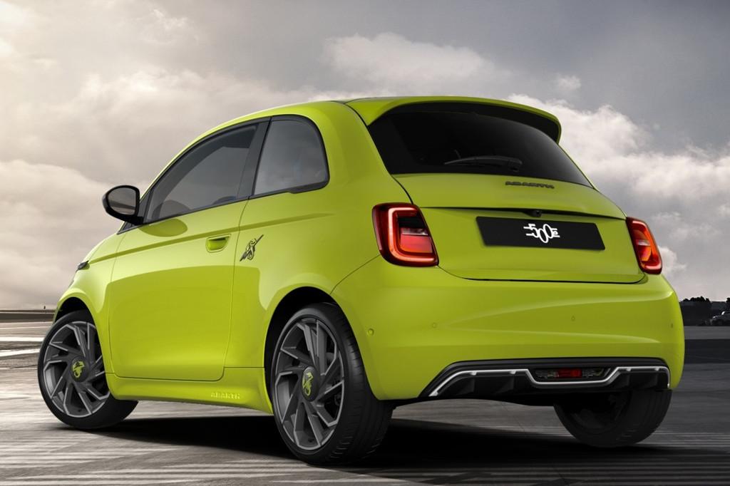 Fiat 500 Abarth Turismo 42 kWh | Leder | Sportstoelen | 18", Zwart, 257 km, 4 stoelen, Origineel Nederlands