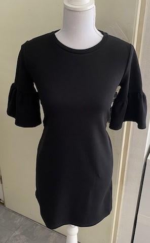 Mooie zwarte jurk van Pull & Bear, maat XS (qwe), Kleding | Dames, Jurken, Zwart, Ophalen of Verzenden, Zo goed als nieuw, Pull & Bear