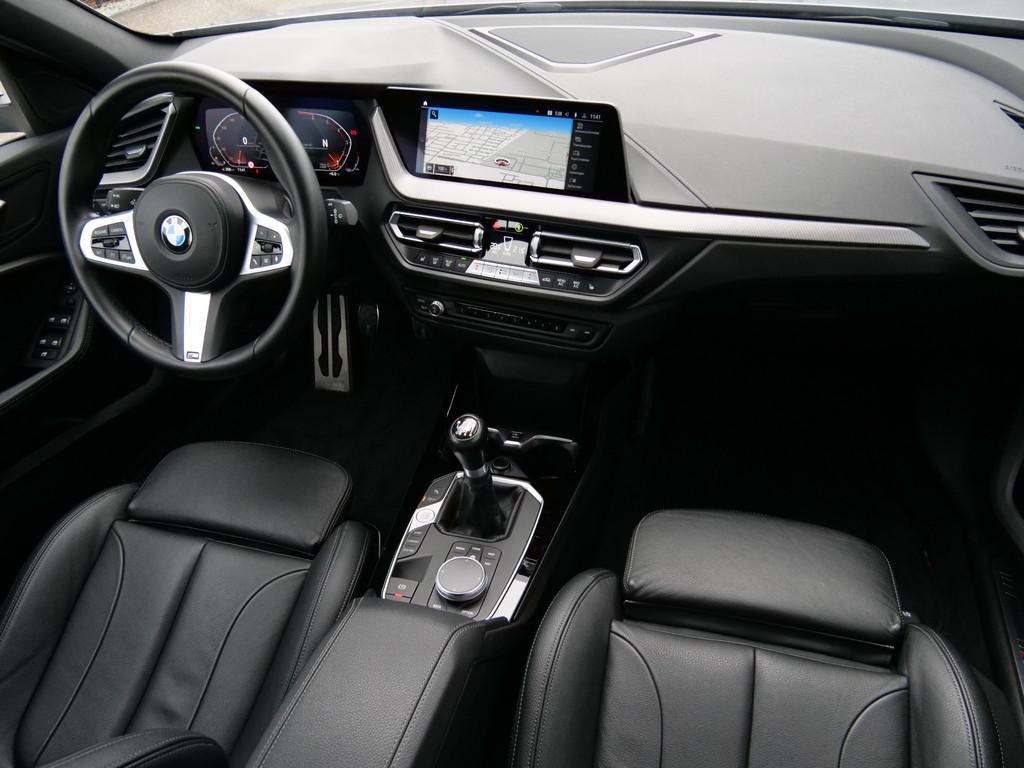 BMW 1-serie 116i Business Edition Plus 109 Pk M-Sport / Navi, Gebruikt, Bedrijf, Handgeschakeld, 19 km/l