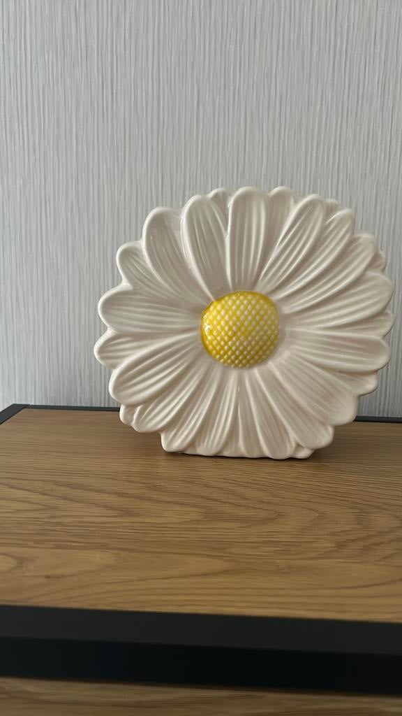 Leuk beige vaasje, Huis en Inrichting, Woonaccessoires | Vazen, Overige kleuren, Nieuw, Ophalen of Verzenden, Glas