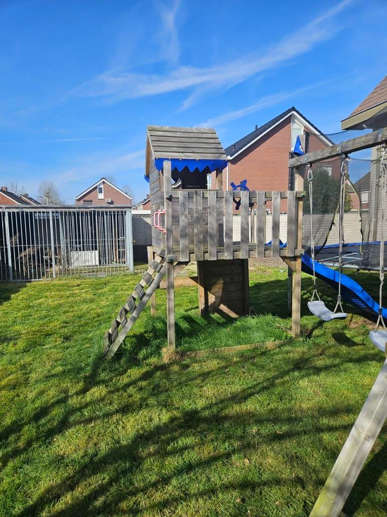 Houten Speeltoestel met Klimtoren, Schommels en Glijbaan, Kinderen en Baby's, Speelgoed | Buiten | Speeltoestellen, Ophalen, Zo goed als nieuw