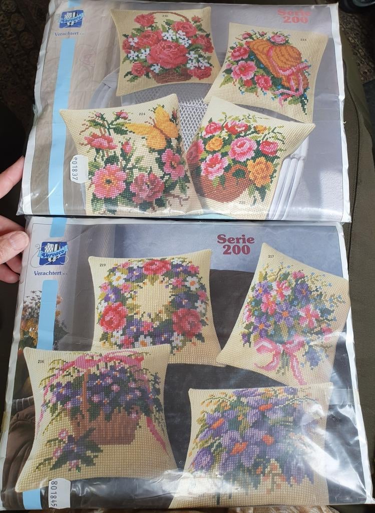 vervaco bloemen kussen borduurpakketten 30,- pst, Verzenden, Nieuw, Handborduren, Borduurpakket