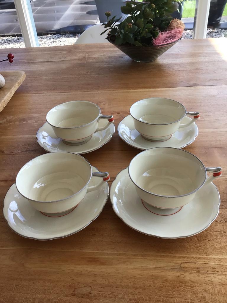 Set van 4 zeer oude theekopjes met schotels, Ophalen of Verzenden