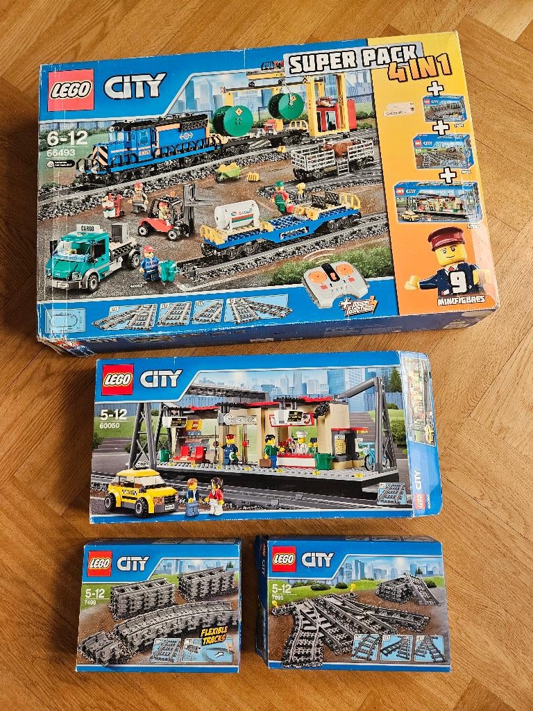 lego trein 4 in 1set 66493: 60050 60052 7499 7895 met doos, City, Lego, Ophalen of Verzenden, Zo goed als nieuw
