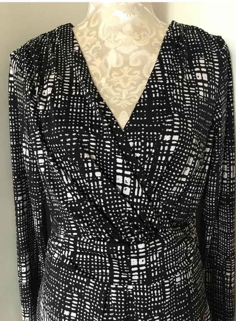 Jurk van LIV, Maat 38/40 (M), Zwart, Ophalen of Verzenden, Zo goed als nieuw