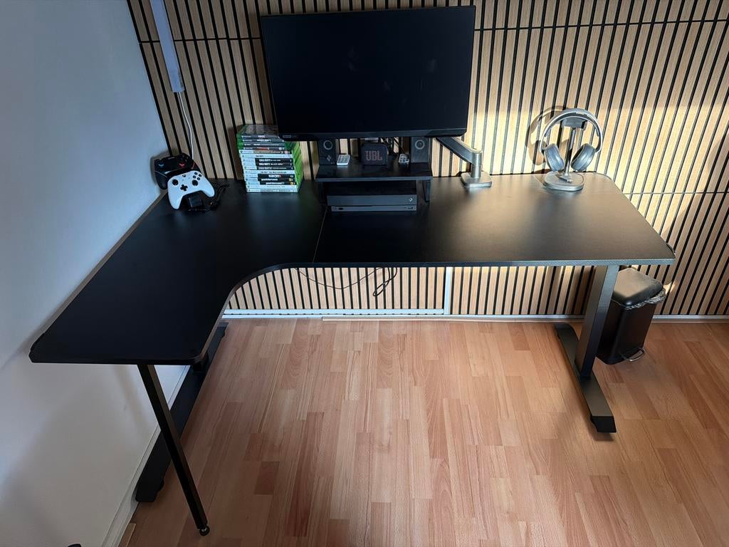 Gaming bureau met led en 2x kabel organizer, Ophalen, Zwart, Zo goed als nieuw, Modern