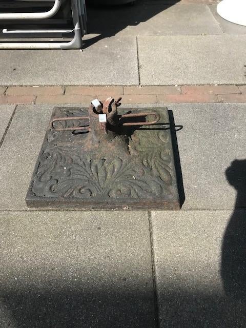 Parasolvoet Gietijzer 23,3 kilo 34x34 cm., Ophalen, Gebruikt, Minder dan 1 meter, Parasolvoet