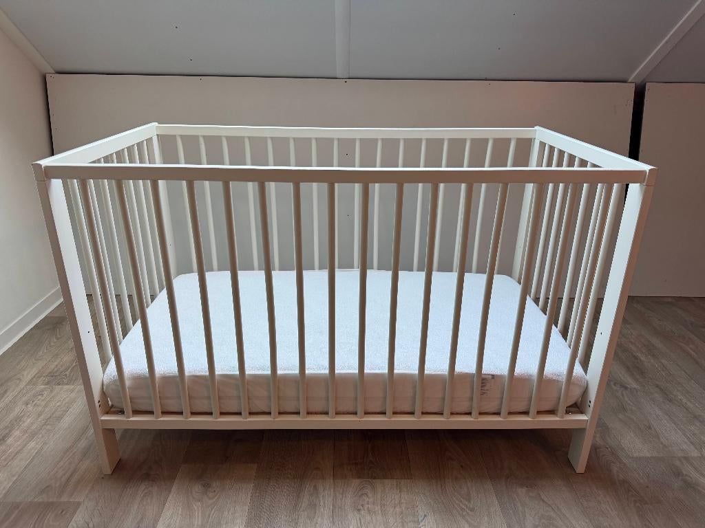 Ikea baby crib + Bamboo matress for sale, Ophalen, Gebruikt, Ledikant
