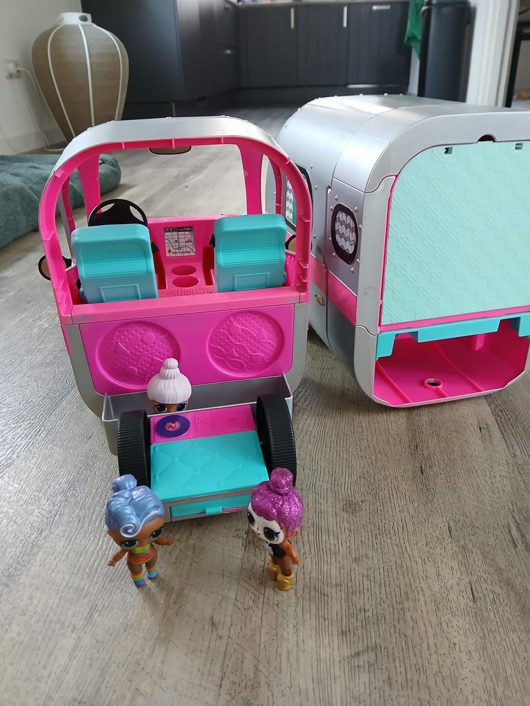 L.O.L suprise camper en meer, Kinderen en Baby's, Speelgoed | Poppenhuizen, Ophalen, Gebruikt, Toebehoren