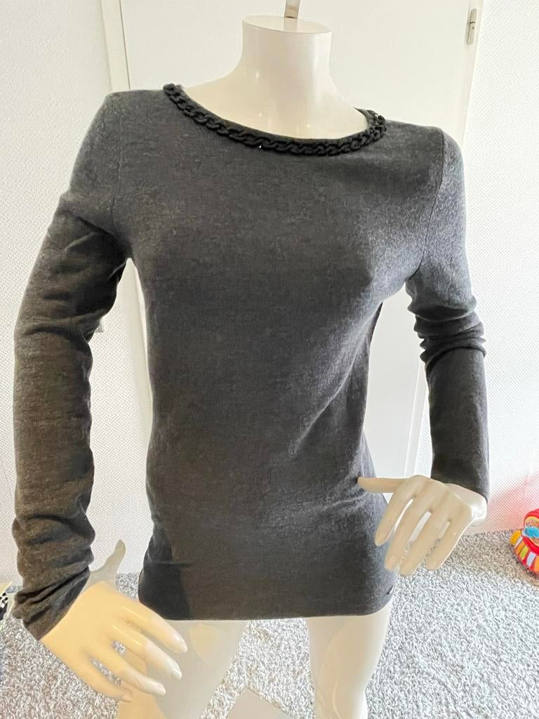 Escada trui met ketting langs de hals maat s, ., Ophalen of Verzenden, Zo goed als nieuw, .