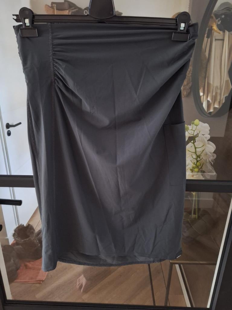 Penn & Ink rokje travelstof nieuw., Kleding | Dames, Rokken, Ophalen of Verzenden, Nieuw, Maat 42/44 (L), Grijs