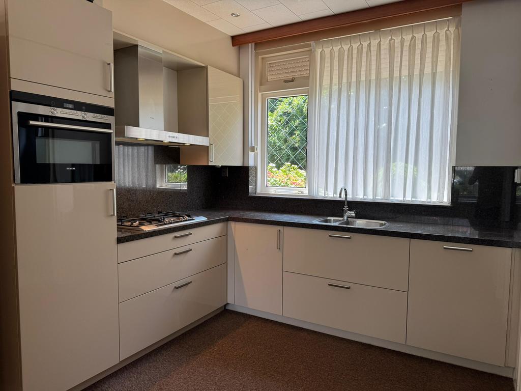 Complete Nette Hoekkeuken + Apparatuur Siemens+ GEDEMONTEERD