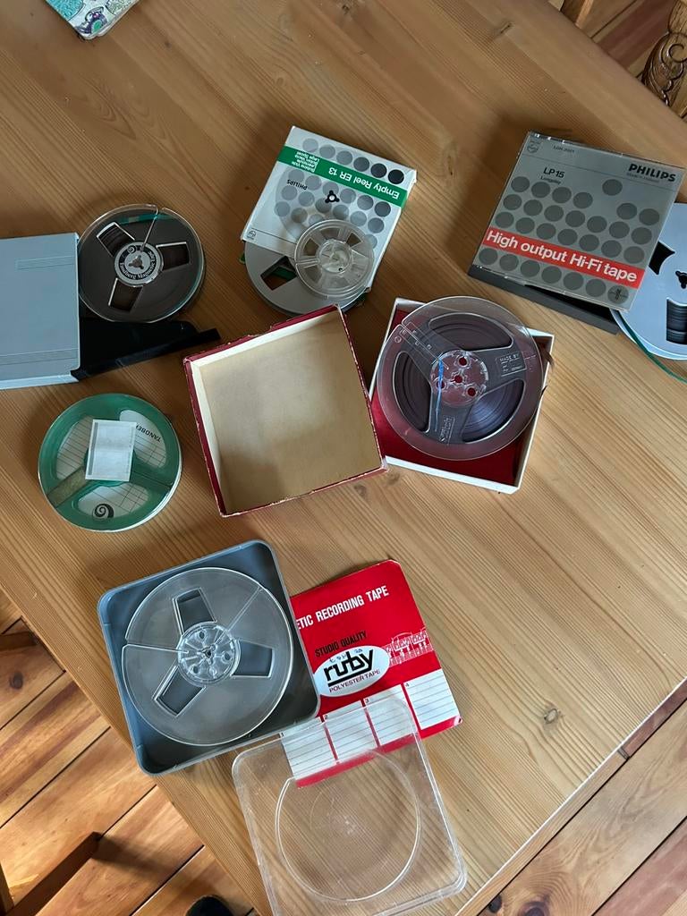 Verzameling bandrecorder spoelen en banden, diverse maten., Audio, Tv en Foto, Bandrecorders, Ophalen of Verzenden, Bandrecorder