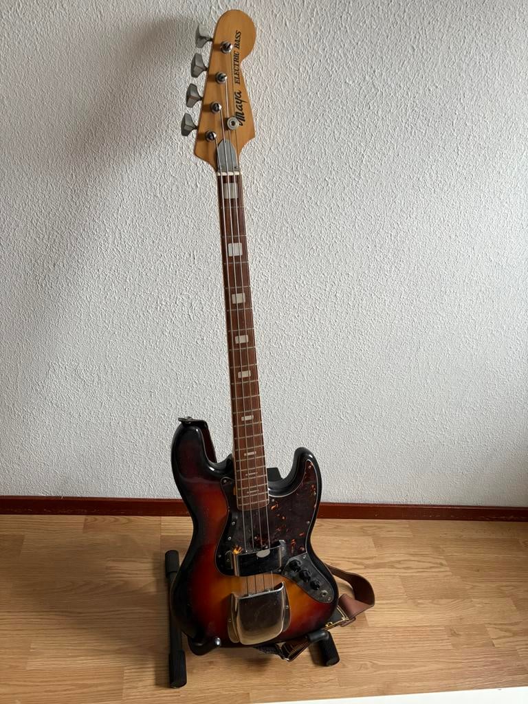 Maya elektrische basgitaar, Ophalen, Zo goed als nieuw