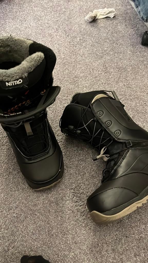 Snowboarschoenen Nitro maat 37,1/3, Ophalen of Verzenden, Zo goed als nieuw, Schoenen
