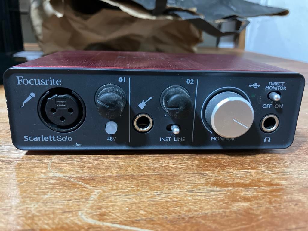 Focusrite Scarlett Solo 1e generatie DEFECT, Muziek en Instrumenten, Mengpanelen, Ophalen of Verzenden, Gebruikt, Minder dan 5 kanalen