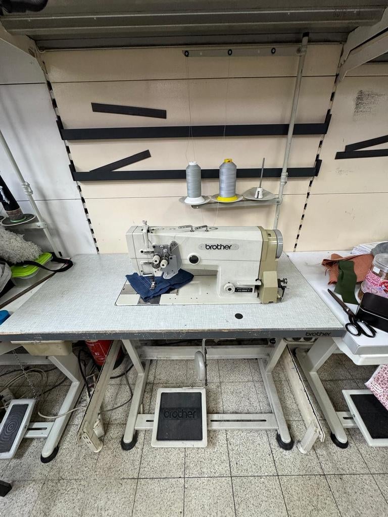 Industriële Brother naaimachine incl tafel!, Ophalen, Gebruikt, Naaimachine, Industrieel