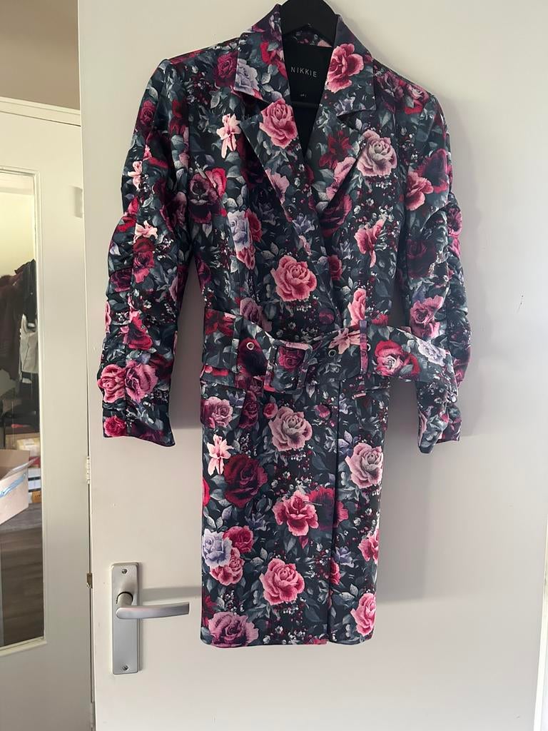 Nikkie blazer jurk roze bloem, maat M, Ophalen of Verzenden, Nieuw, Maat 38/40 (M), Roze