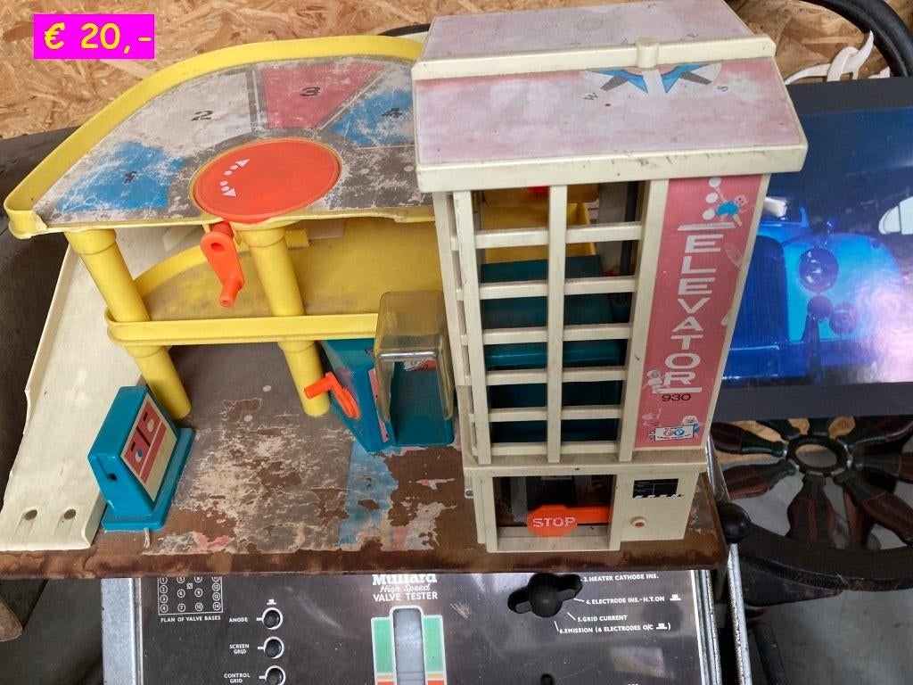 Oude speelgoed garage, Ophalen, Gebruikt