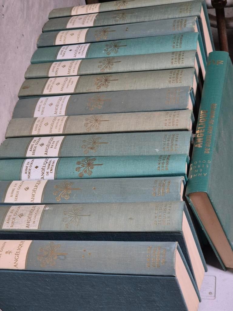 Angelique, Boeken, Ophalen