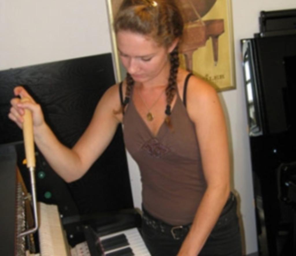 Pianostemmer Nadia Schumacher Piano Service, Diensten en Vakmensen, Reparatie en Onderhoud | Muziekinstrumenten, Komt aan huis