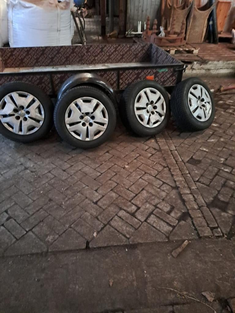 Winterbanden + stalen velgen, Auto-onderdelen, Banden en Velgen, Ophalen, Gebruikt, 16 inch, Banden en Velgen