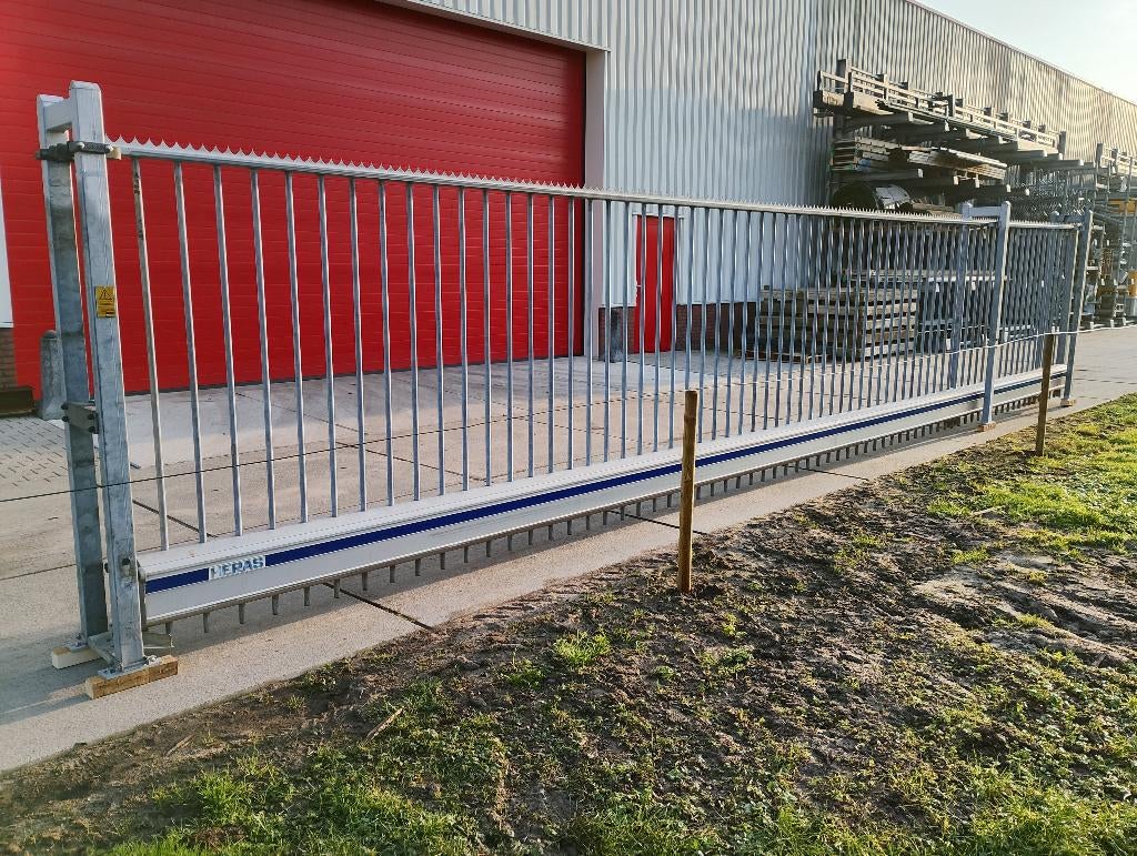 Vrijdragende Aluminium Schuifpoort 800x200, Tuin en Terras, Ophalen, Met poort, Gebruikt, Aluminium