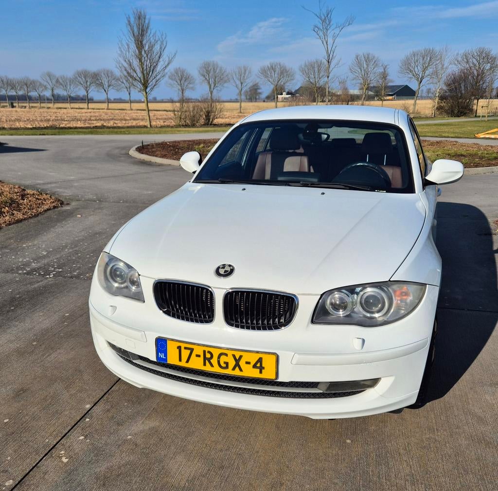 BMW 1-Serie 2.0 118I 5DR 2011 Wit, Auto's, BMW, Particulier, 1-Serie, ABS, Airbags, Bluetooth, Boordcomputer, Centrale vergrendeling