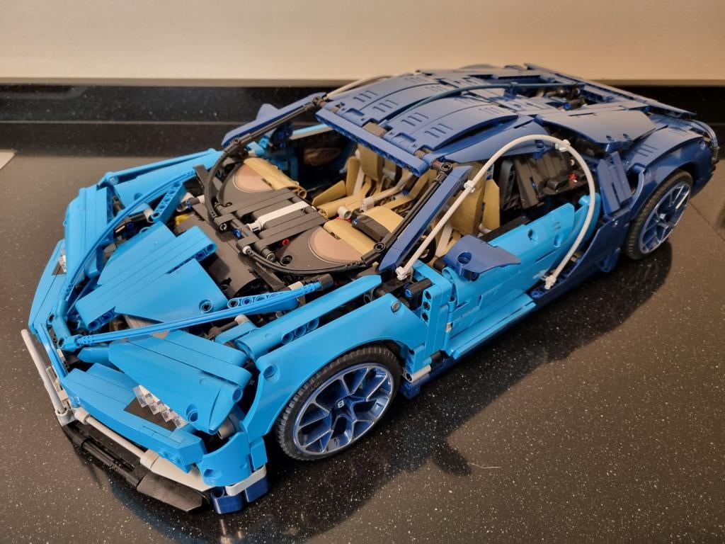 Lepin Bugatti chiron Compleet, Auto, Groter dan 1:32, Zo goed als nieuw, Ophalen