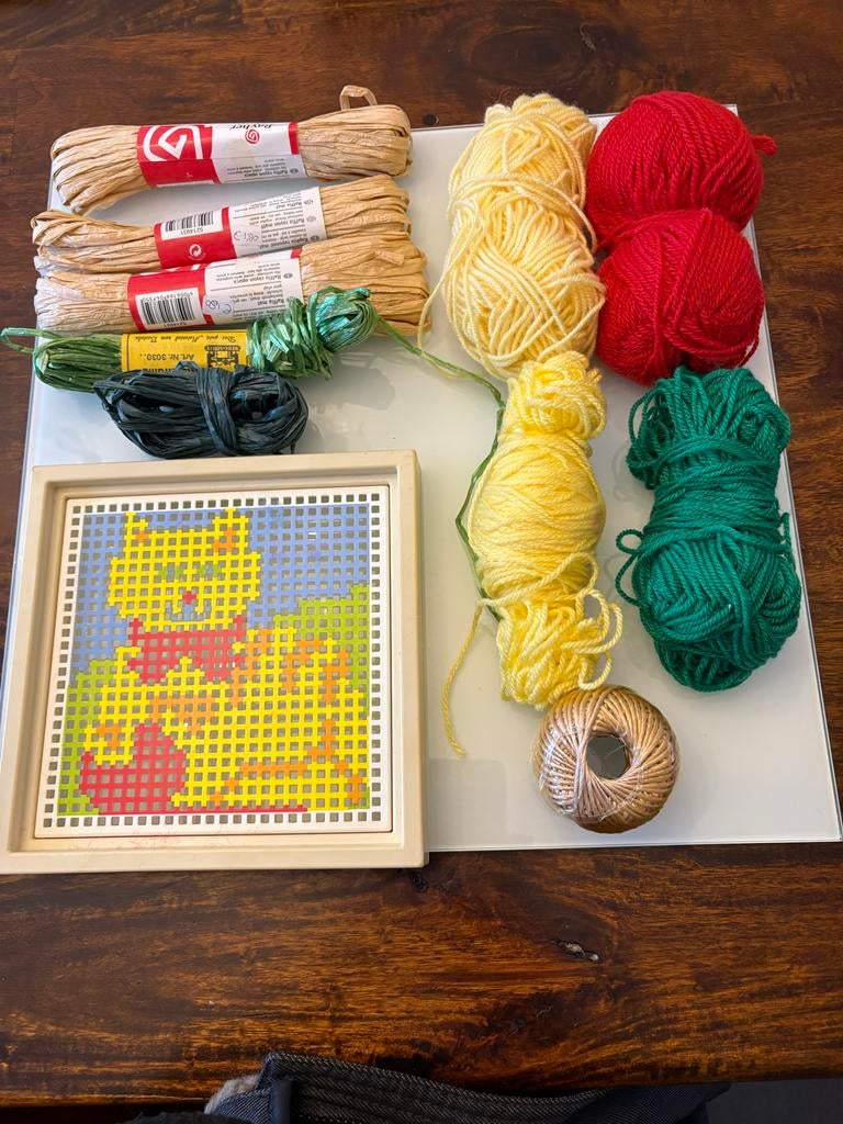 Handwerk pakket met wol, garen raffia touw en patroon, Ophalen of Verzenden, Nieuw, Breien, Wol of Garen