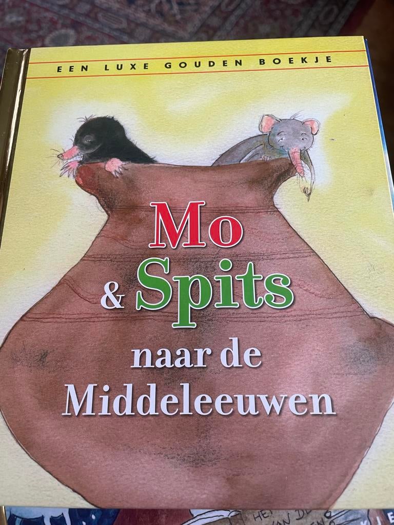 Mo & Spits naar de Middeleeuwen - Gouden Boekje, Ophalen of Verzenden, Zo goed als nieuw, Fictie algemeen