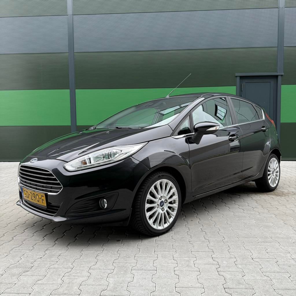 TOPPER!! FORD FIESTA  Titanium 28.856 km. Nieuwe Distributie, Auto's, Ford, Bedrijf, Fiësta, ABS, Achteruitrijcamera, Adaptieve lichten