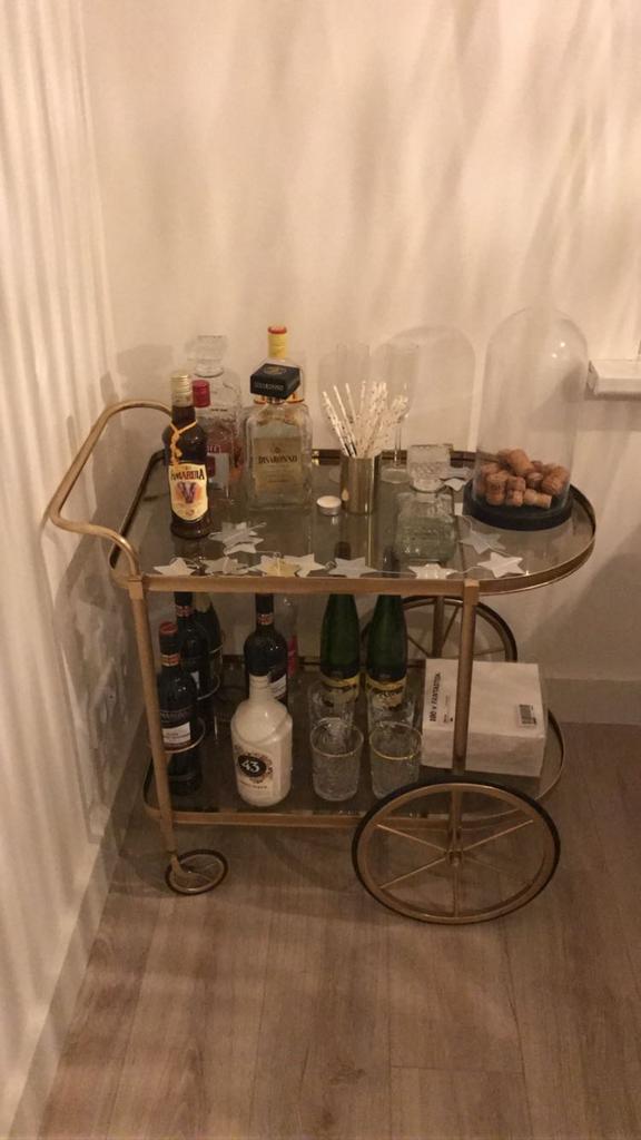 Vintage gouden barcart, Ophalen, 50 tot 100 cm, Glas, Zo goed als nieuw