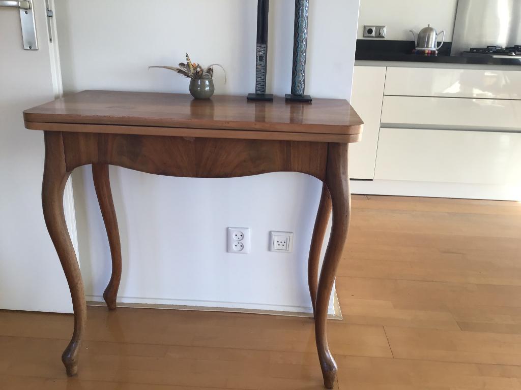 Antieke kaart/speeltafel of bijzettafel, Ophalen