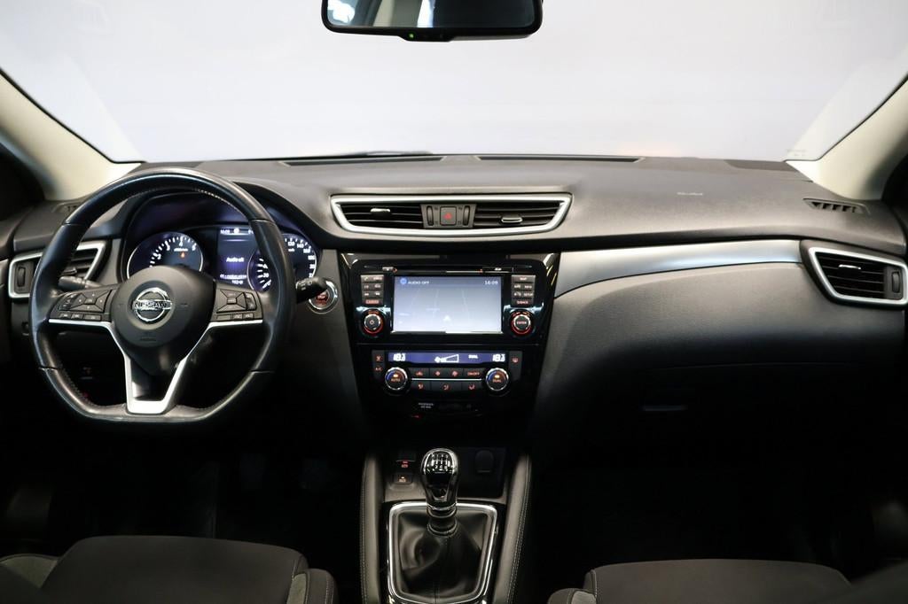 Nissan Qashqai 1.2 N-Connecta |Panorama|360 Cam|, Voorwielaandrijving, Stof, Gebruikt, 4 cilinders